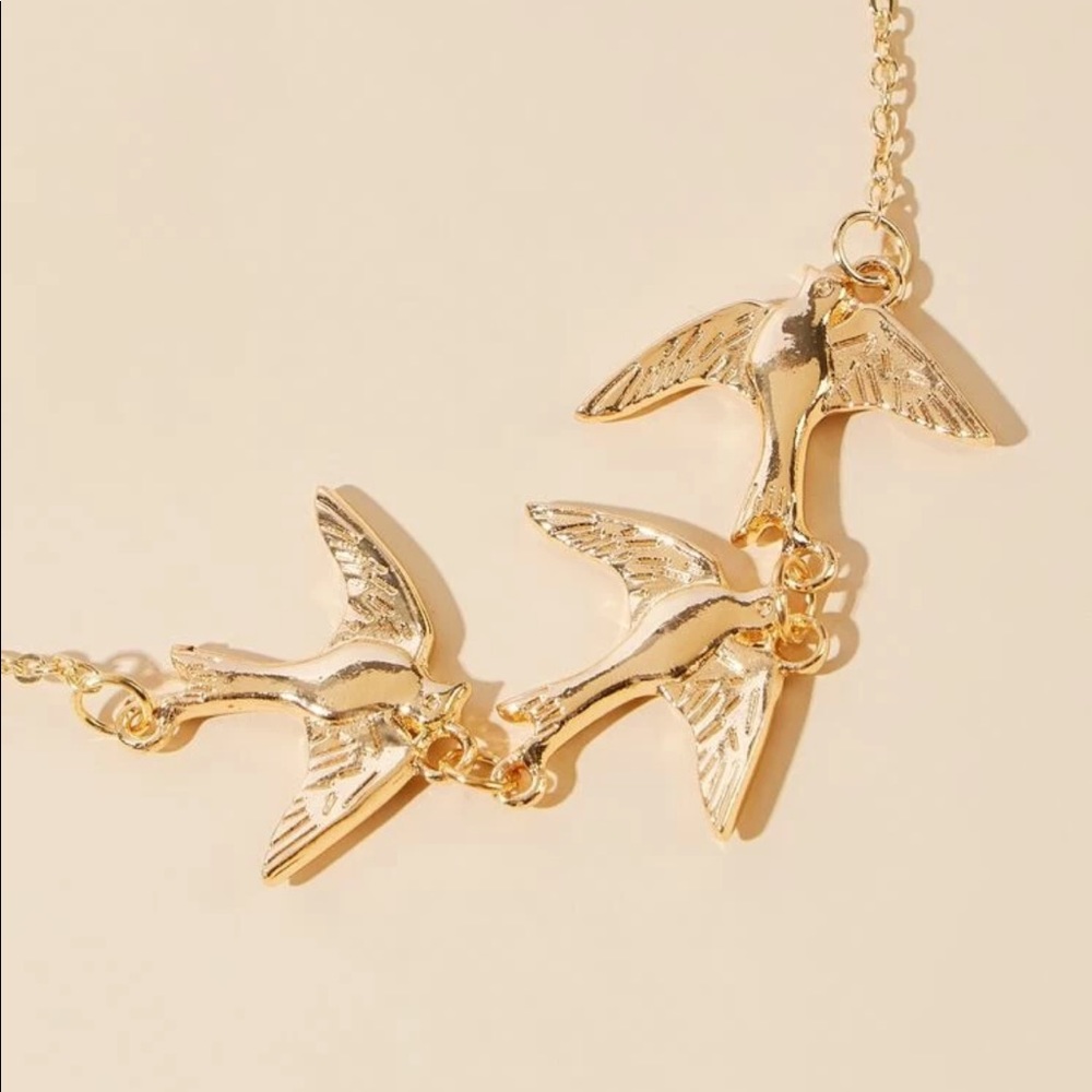 🆕 Bird Design Charm Necklace - Picture 3 of 4
